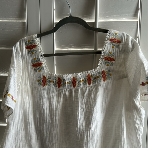 NWT Boden off white embroidered top - Picture 3 of 6